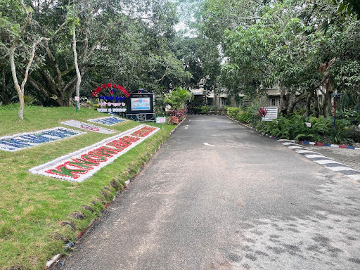  UBKC Campus : As you enter